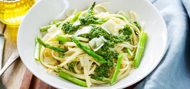 spargelpasta-colourboxde-vanillaechoes-210521 spargelpasta