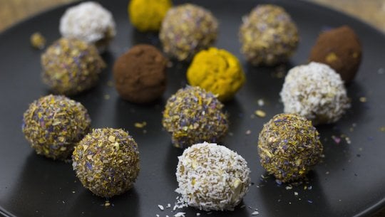 energyballs-mit-walnuessen-cc0-pixabay-einladung_zum_essen-251018 Energyballs mit Walnüssen